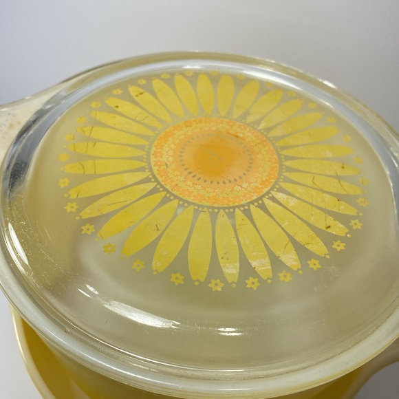 Pyrex Casserole Dishes - Picture 3 of 14